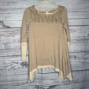 Sundance Tan Long Sleeve Shark Bite Hem Lace Detail Top XS